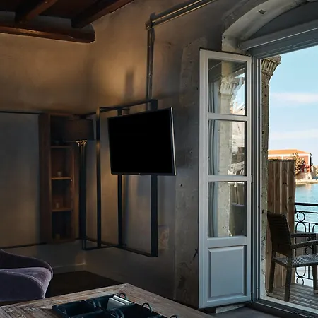 Domus Fresco ハニア